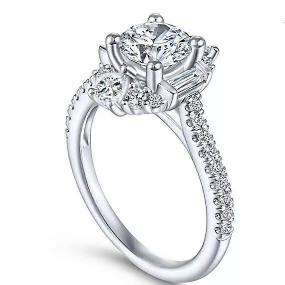 Beautiful Silver CZ Diamond Ring - Picture 4 of 7